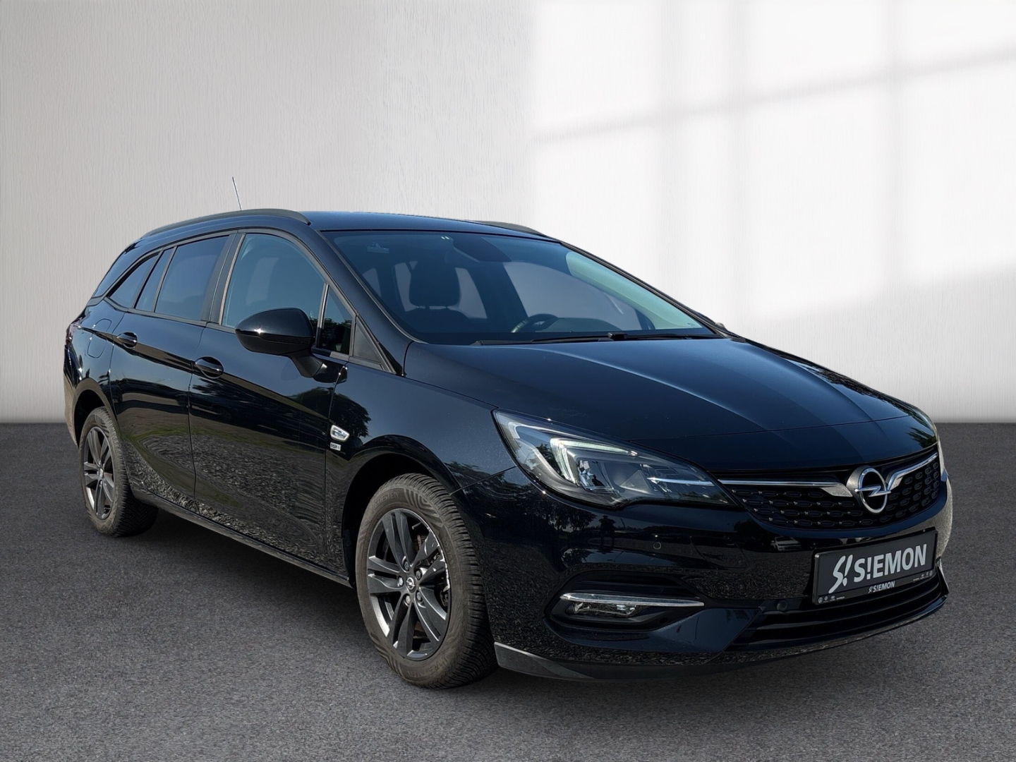 Fahrzeugabbildung Opel Astra K ST Turbo 120 Jahre LED Temp SHZ PDCv+h