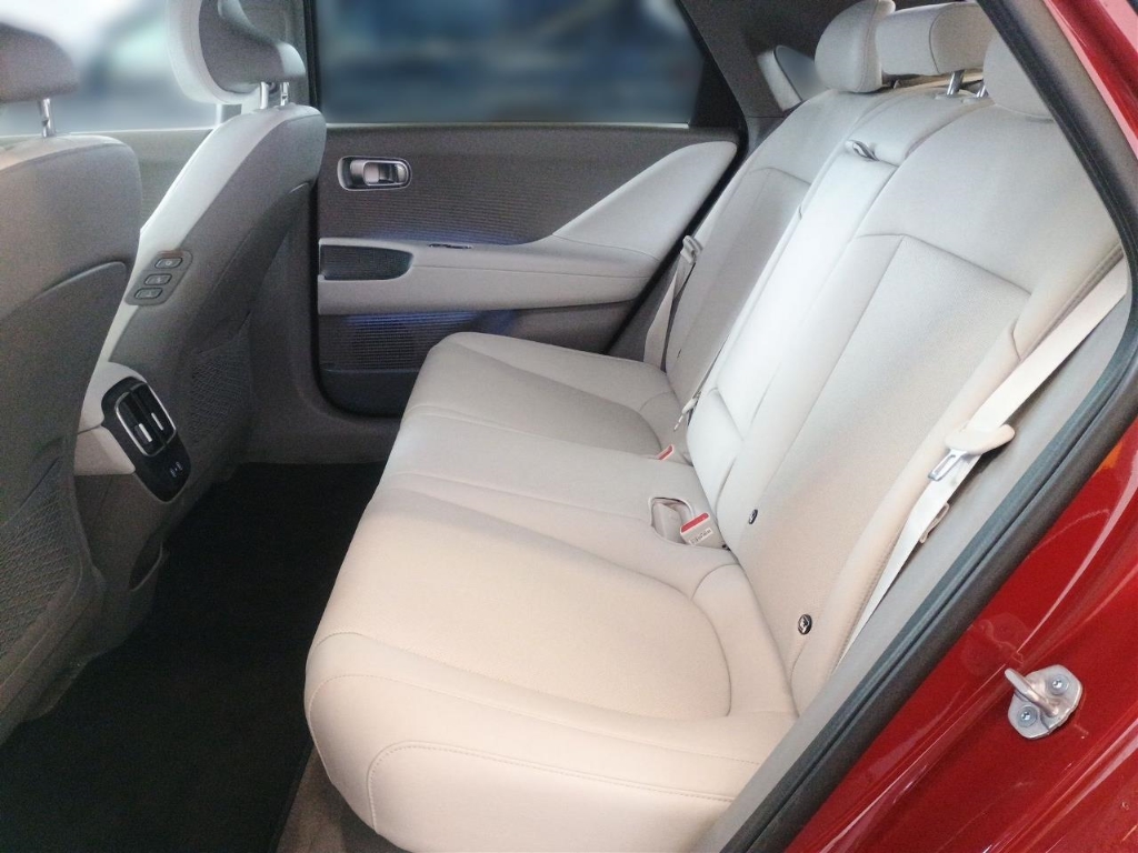 Fahrzeugabbildung Hyundai IONIQ 6 77,4kWh 4WD UNIQ Digi-Spiegel 20LM Schiebedach HUD Navi Digitales Cockpit Memory Sitze