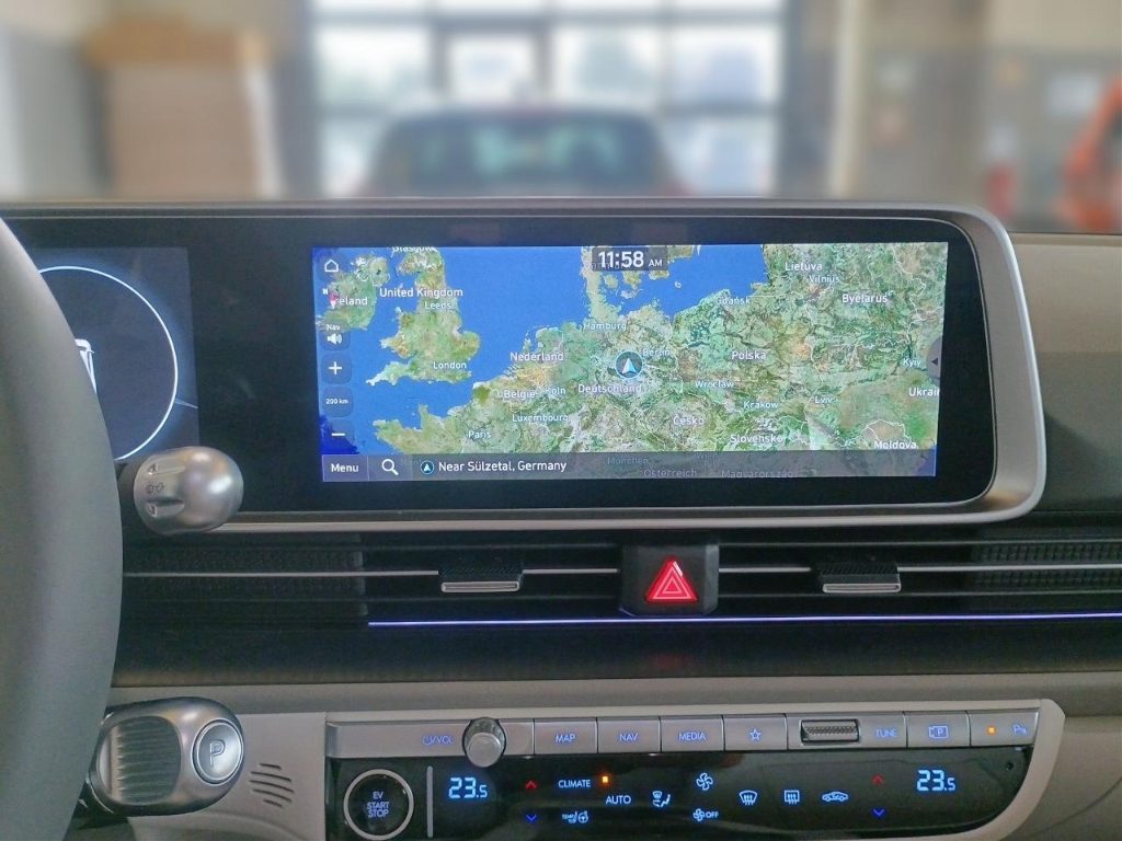 Fahrzeugabbildung Hyundai IONIQ 6 77,4kWh 4WD UNIQ Digi-Spiegel 20LM Schiebedach HUD Navi Digitales Cockpit Memory Sitze