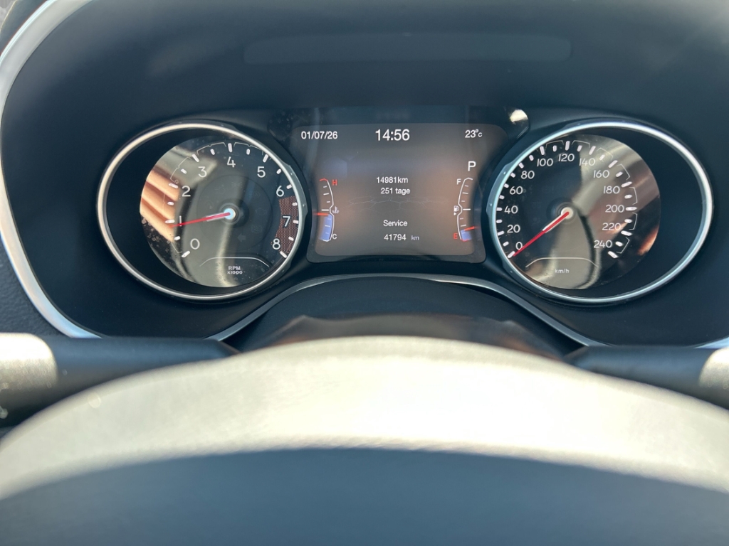 Fahrzeugabbildung Jeep Compass Limited TW ACC NAV KLIM SHZ ALPINE DCT