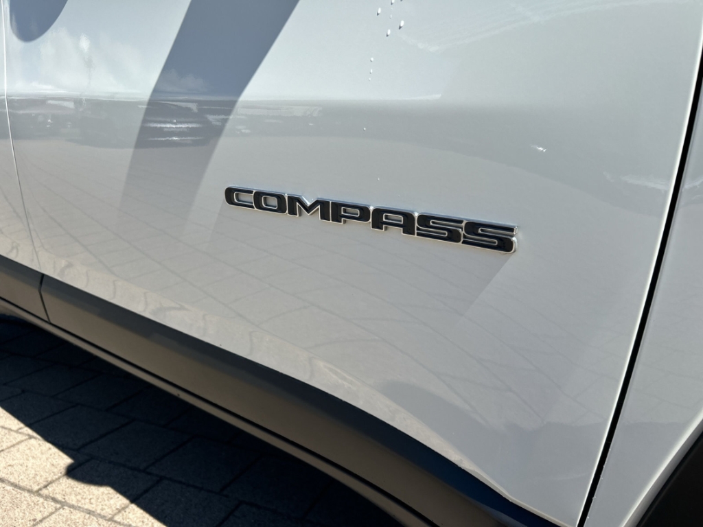 Fahrzeugabbildung Jeep Compass Limited TW ACC NAV KLIM SHZ ALPINE DCT