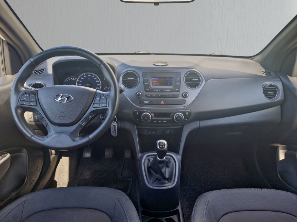 Fahrzeugabbildung Hyundai i10 1.2 Passion Plus Klimaauto SHZ PDC GRA LHZ GJR