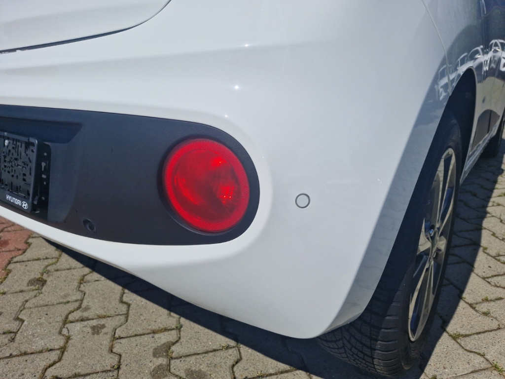 Fahrzeugabbildung Hyundai i10 1.2 Passion Plus Klimaauto SHZ PDC GRA LHZ GJR