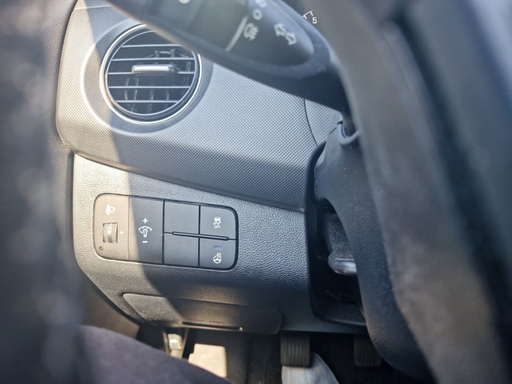 Fahrzeugabbildung Hyundai i10 1.2 Passion Plus Klimaauto SHZ PDC GRA LHZ GJR