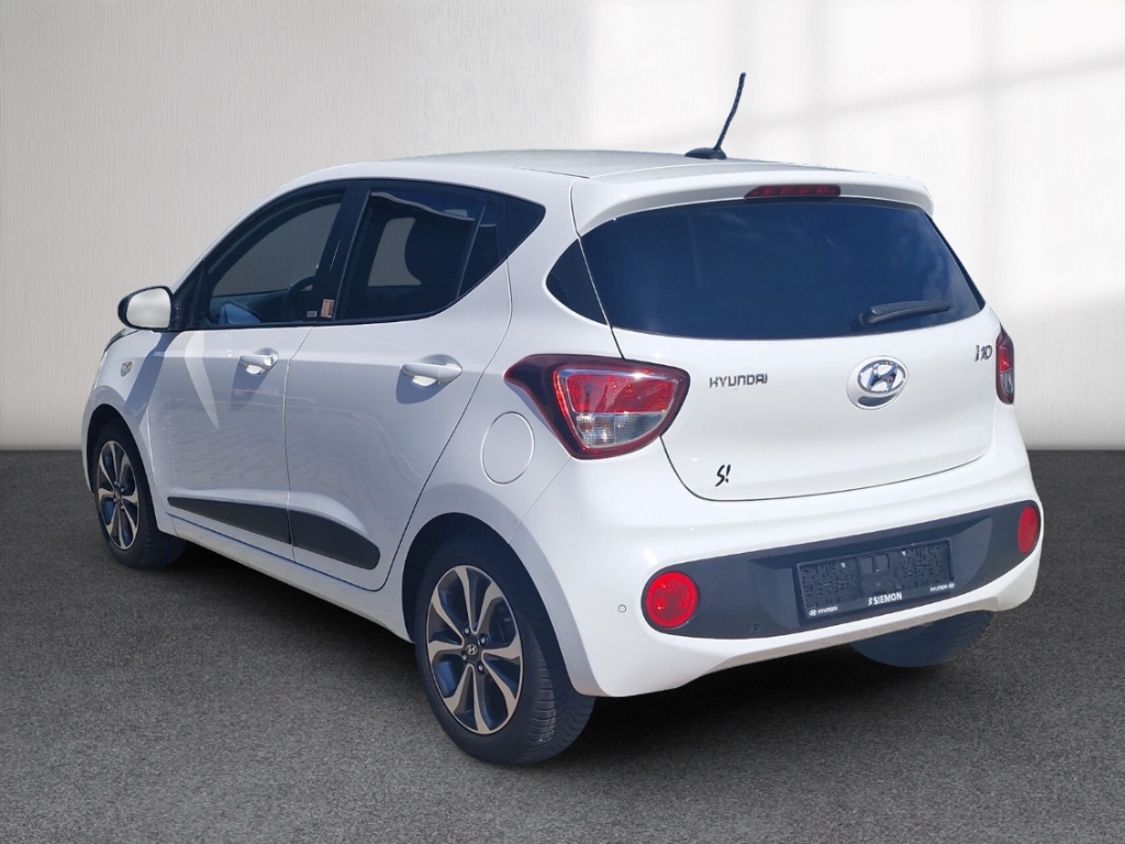 Fahrzeugabbildung Hyundai i10 1.2 Passion Plus Klimaauto SHZ PDC GRA LHZ GJR