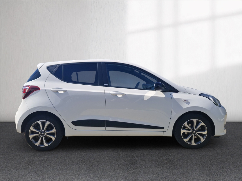 Fahrzeugabbildung Hyundai i10 1.2 Passion Plus Klimaauto SHZ PDC GRA LHZ GJR