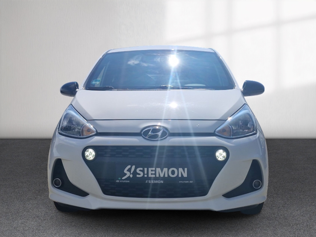 Fahrzeugabbildung Hyundai i10 1.2 Passion Plus Klimaauto SHZ PDC GRA LHZ GJR