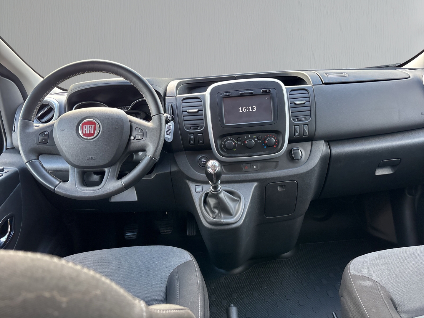 Fahrzeugabbildung Fiat Talento Kombi L2H1 1,2t Family 1.6D AHK RFK SHZ