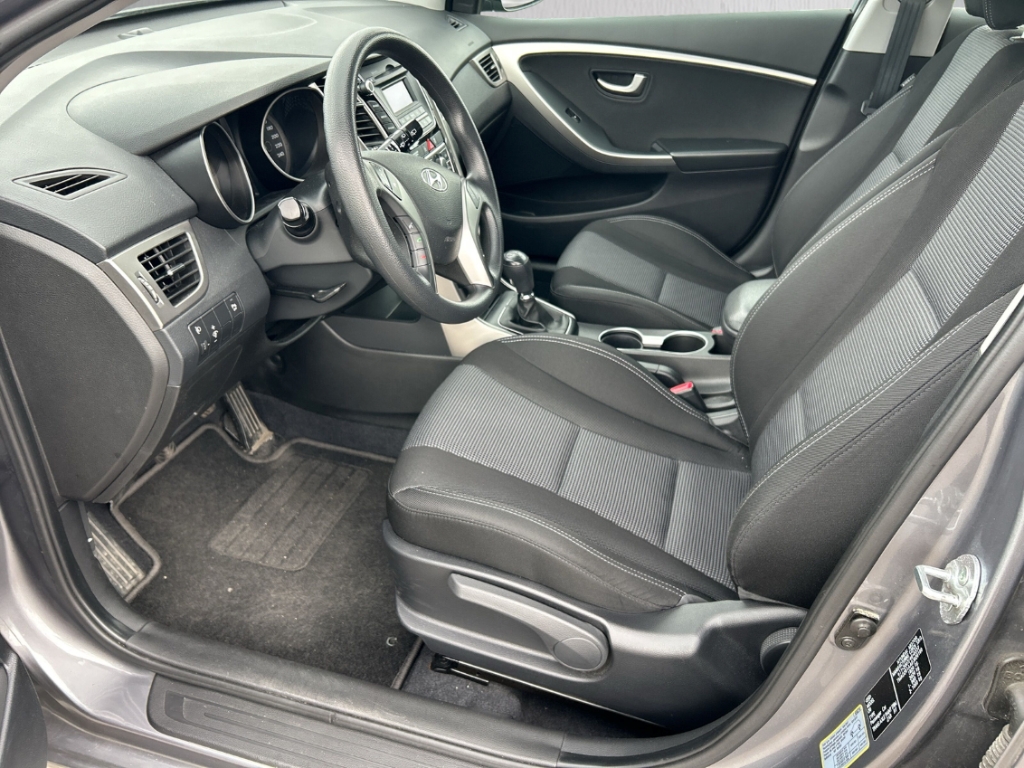 Fahrzeugabbildung Hyundai i30cw 1.4 GDI Classic Klima Bluetooth PDC Allwetter