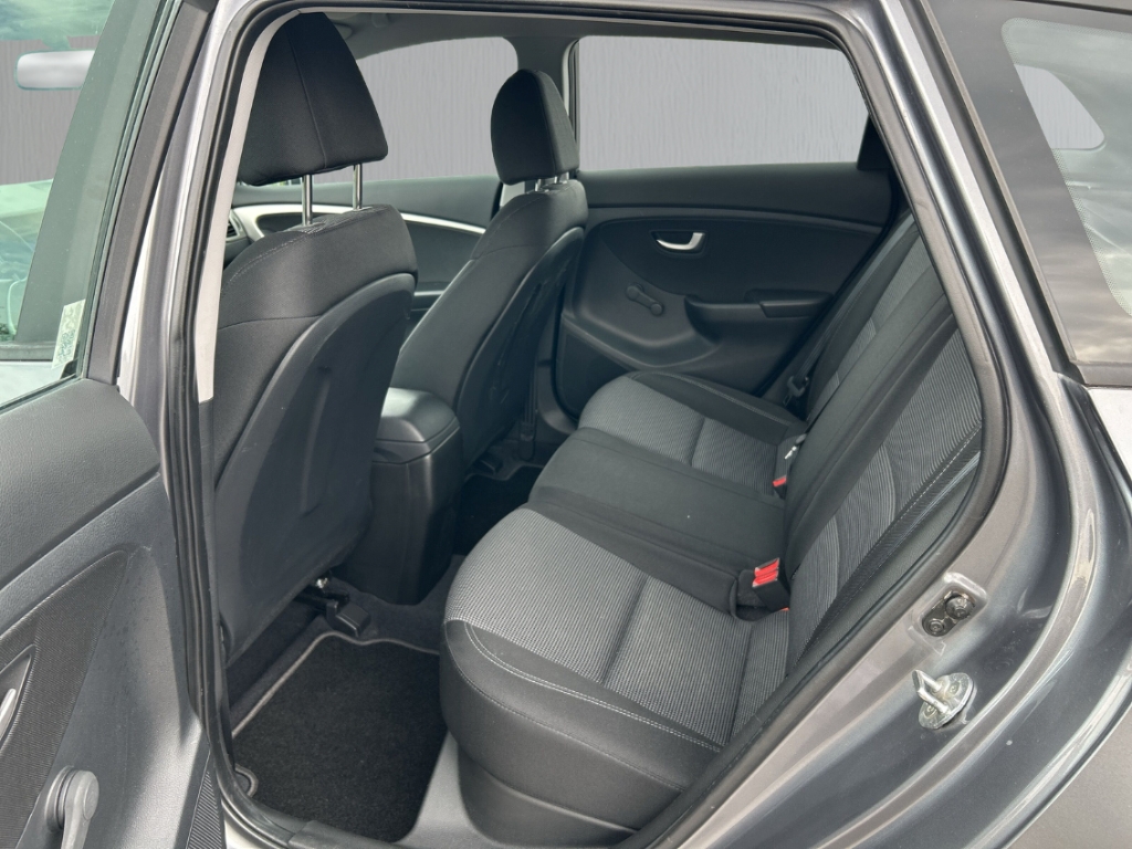 Fahrzeugabbildung Hyundai i30cw 1.4 GDI Classic Klima Bluetooth PDC Allwetter