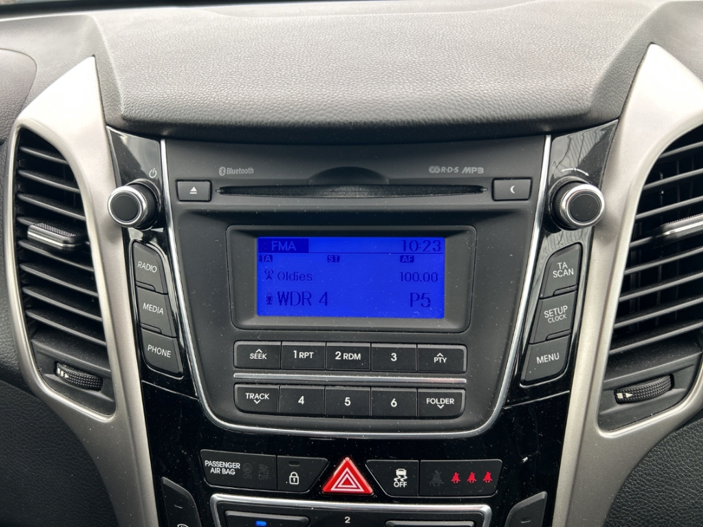 Fahrzeugabbildung Hyundai i30cw 1.4 GDI Classic Klima Bluetooth PDC Allwetter