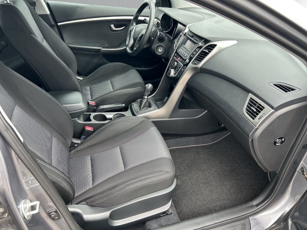 Fahrzeugabbildung Hyundai i30cw 1.4 GDI Classic Klima Bluetooth PDC Allwetter