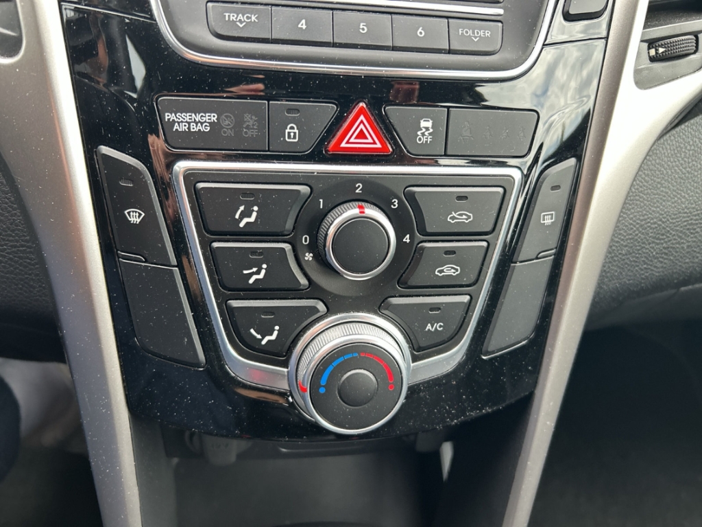 Fahrzeugabbildung Hyundai i30cw 1.4 GDI Classic Klima Bluetooth PDC Allwetter