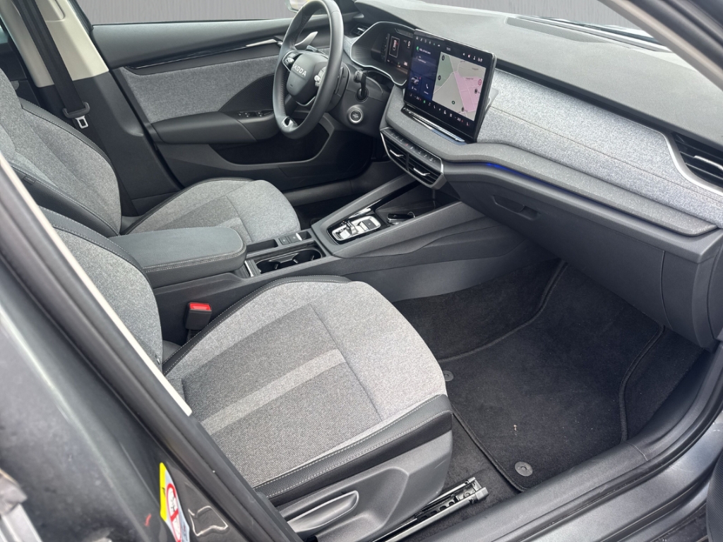 Fahrzeugabbildung SKODA Octavia 2.0 TDI DSG Selection PDC LED SHZ Klima