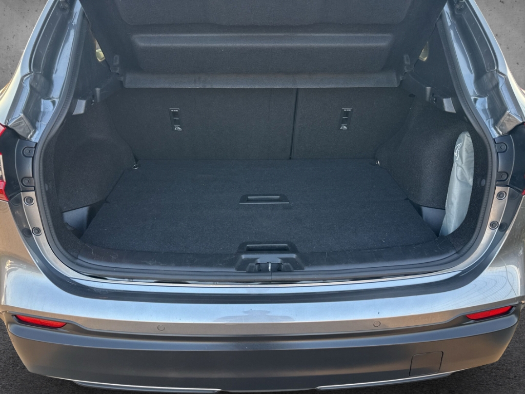 Fahrzeugabbildung Nissan Qashqai 1.5 dCi Tekna 4x2 Leder Pano Bose LED 360Kamera Navi