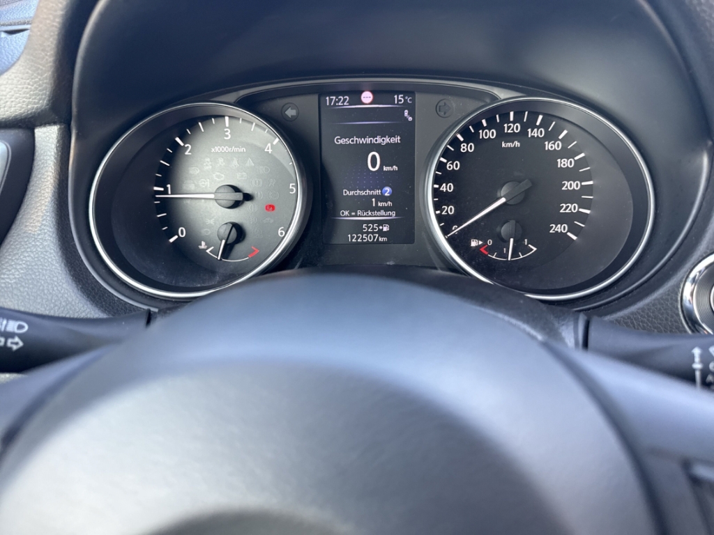 Fahrzeugabbildung Nissan Qashqai 1.5 dCi Tekna 4x2 Leder Pano Bose LED 360Kamera Navi