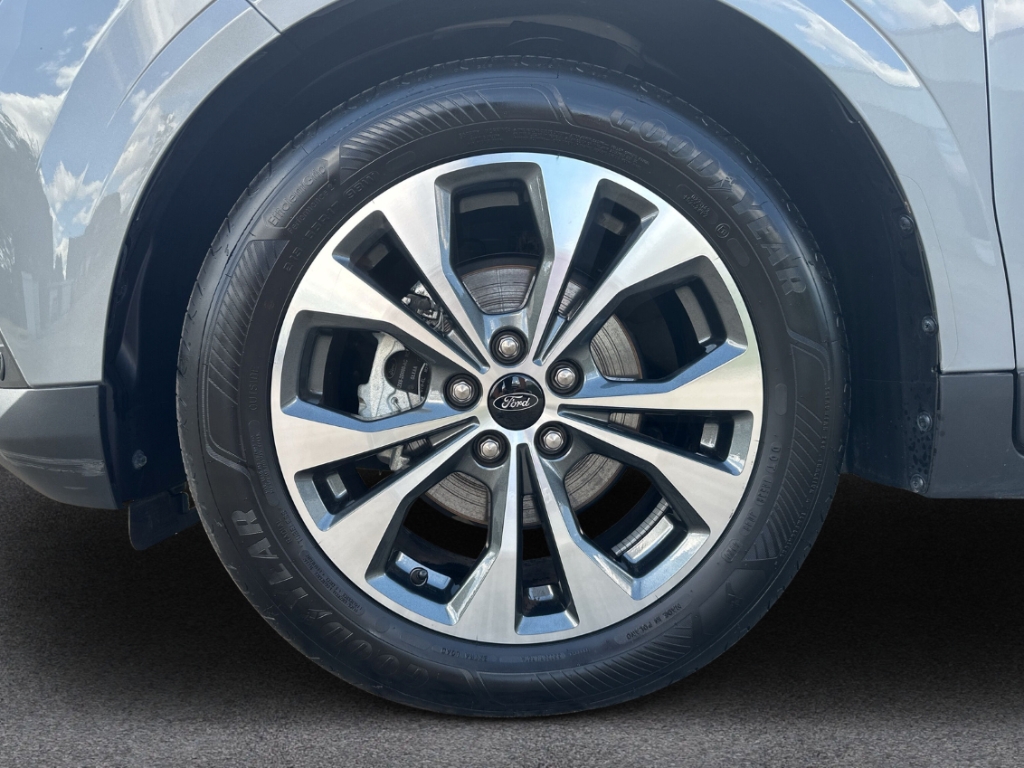 Fahrzeugabbildung Ford Tourneo Courier Titanium AHK AAC LM17 Winterpak. LED TFL