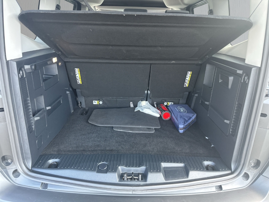 Fahrzeugabbildung Ford Tourneo Courier Titanium AHK AAC LM17 Winterpak. LED TFL