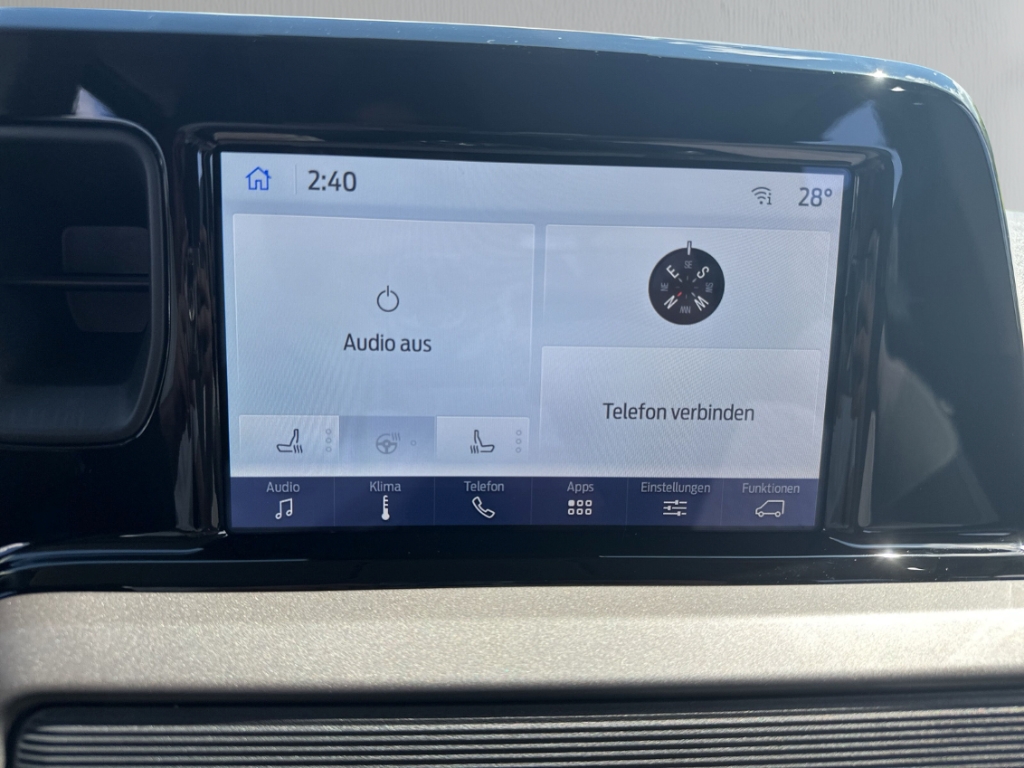 Fahrzeugabbildung Ford Tourneo Courier Titanium AHK AAC LM17 Winterpak. LED TFL