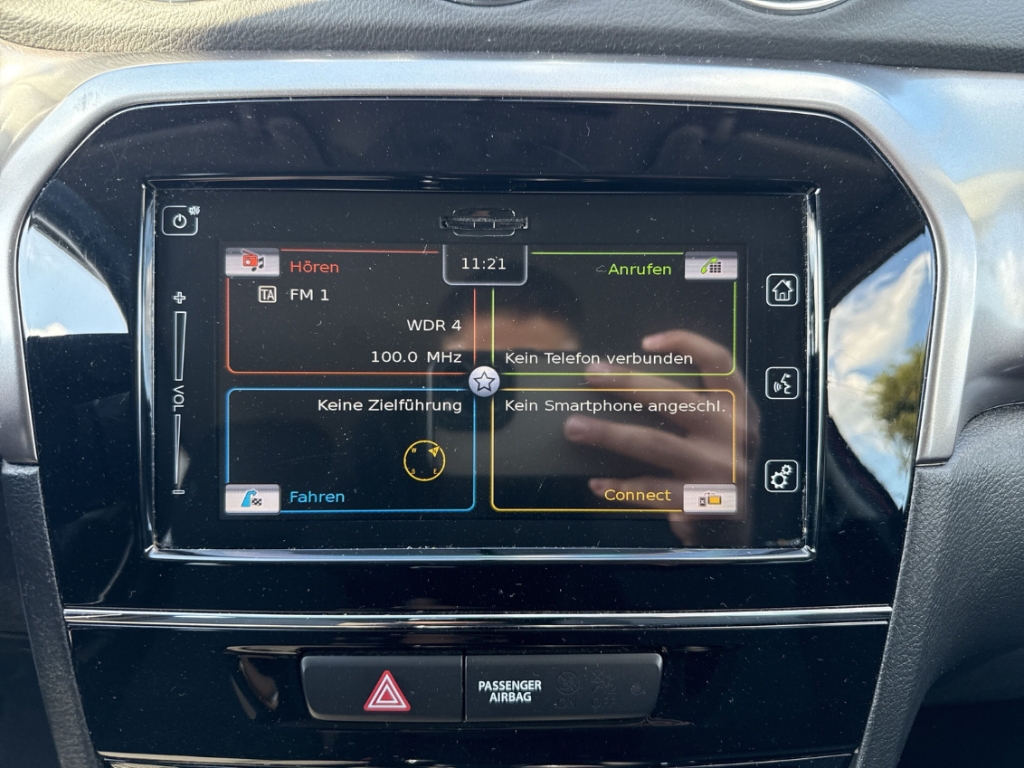Fahrzeugabbildung Suzuki Vitara 4x2 COMFORT AHK SHZ Automatik Navi RFK