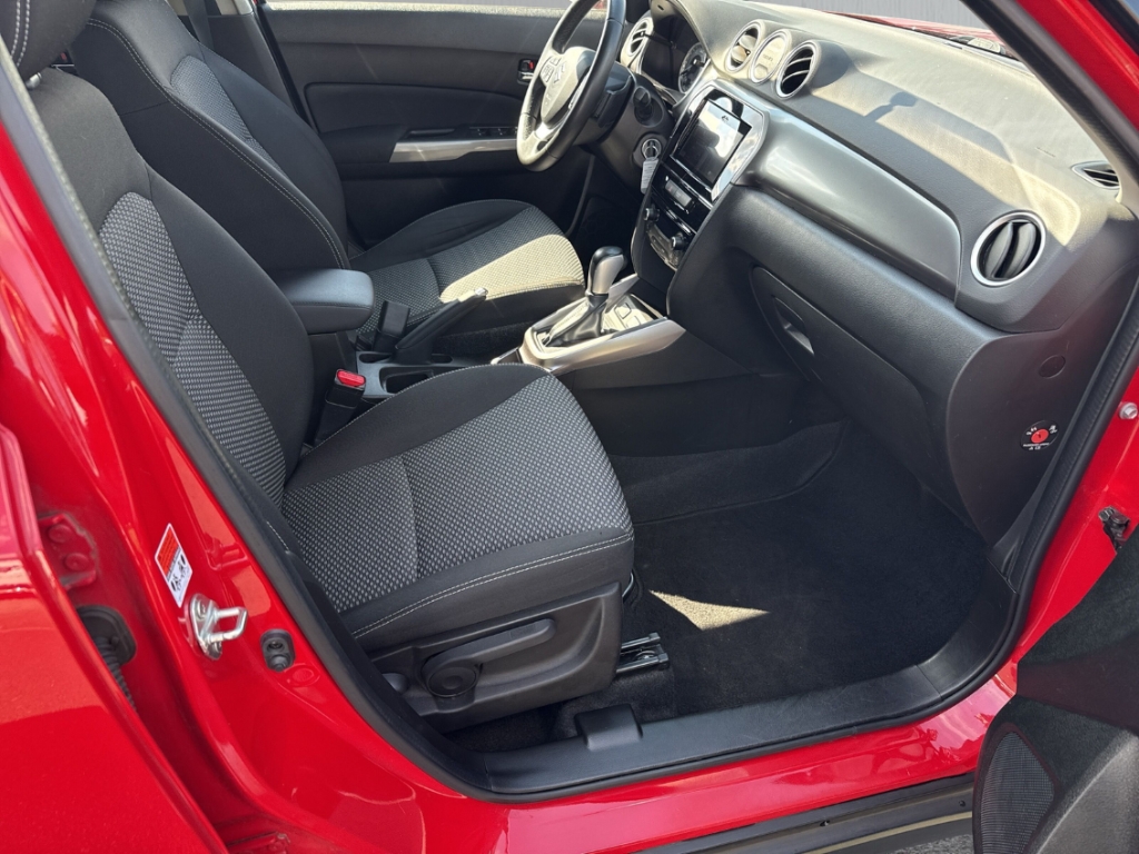 Fahrzeugabbildung Suzuki Vitara 4x2 COMFORT AHK SHZ Automatik Navi RFK