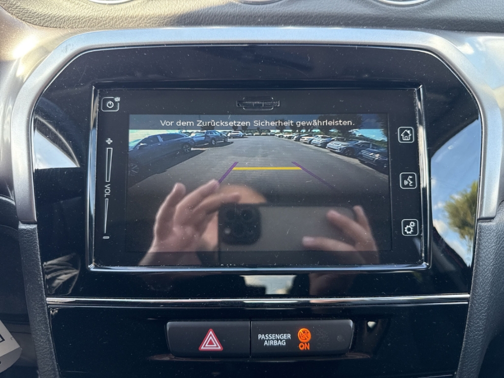 Fahrzeugabbildung Suzuki Vitara 4x2 COMFORT AHK SHZ Automatik Navi RFK