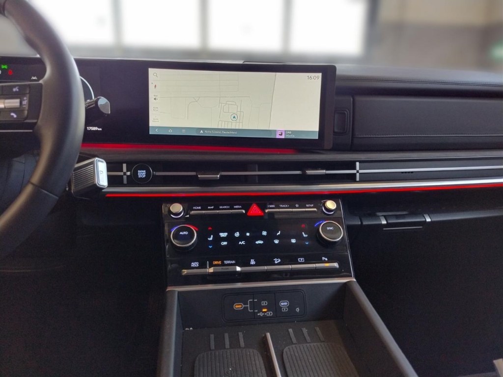 Fahrzeugabbildung Hyundai SANTA FE PHEV MY25 1.6 AT 4WD Signature Dig-Key 5-Sitz Navi Leder Digitales Cockpit