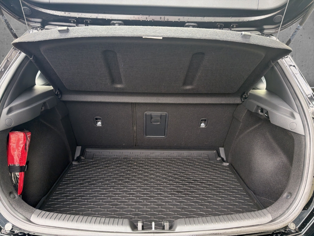 Fahrzeugabbildung Hyundai i30 FL 5-Trg 1.5 T-Gdi DCT 48V TREND Navigations