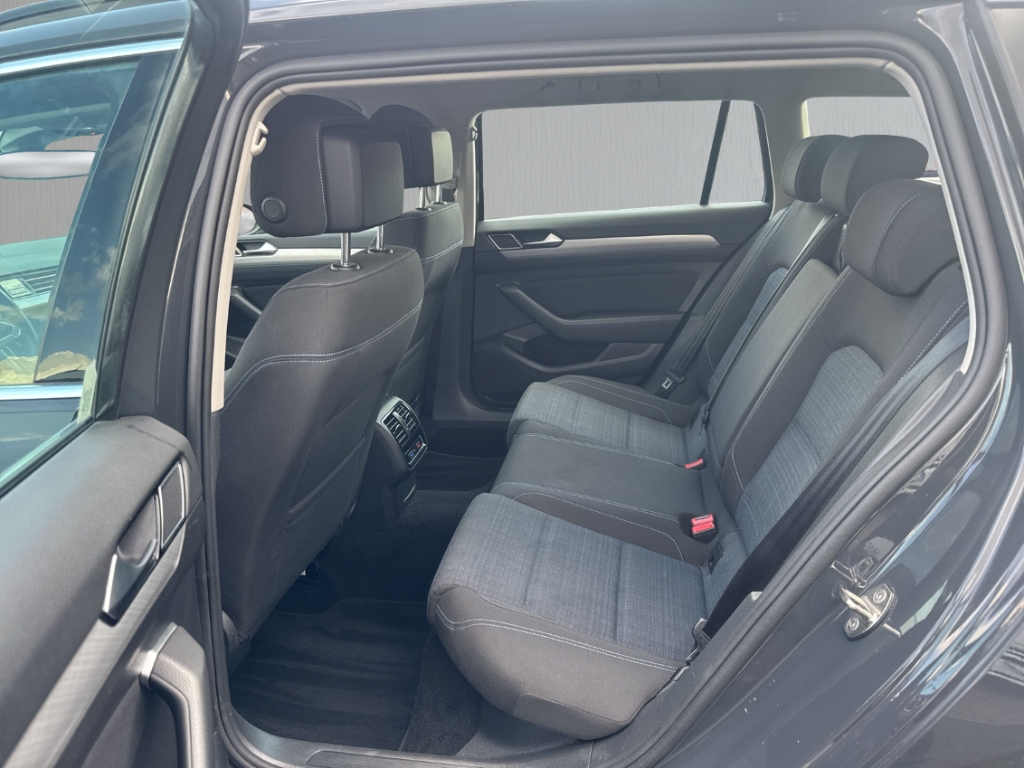 Fahrzeugabbildung Volkswagen Passat GTE 1.4 TSI Plug-In Hybrid DSG ACC SHZ PDCv+h