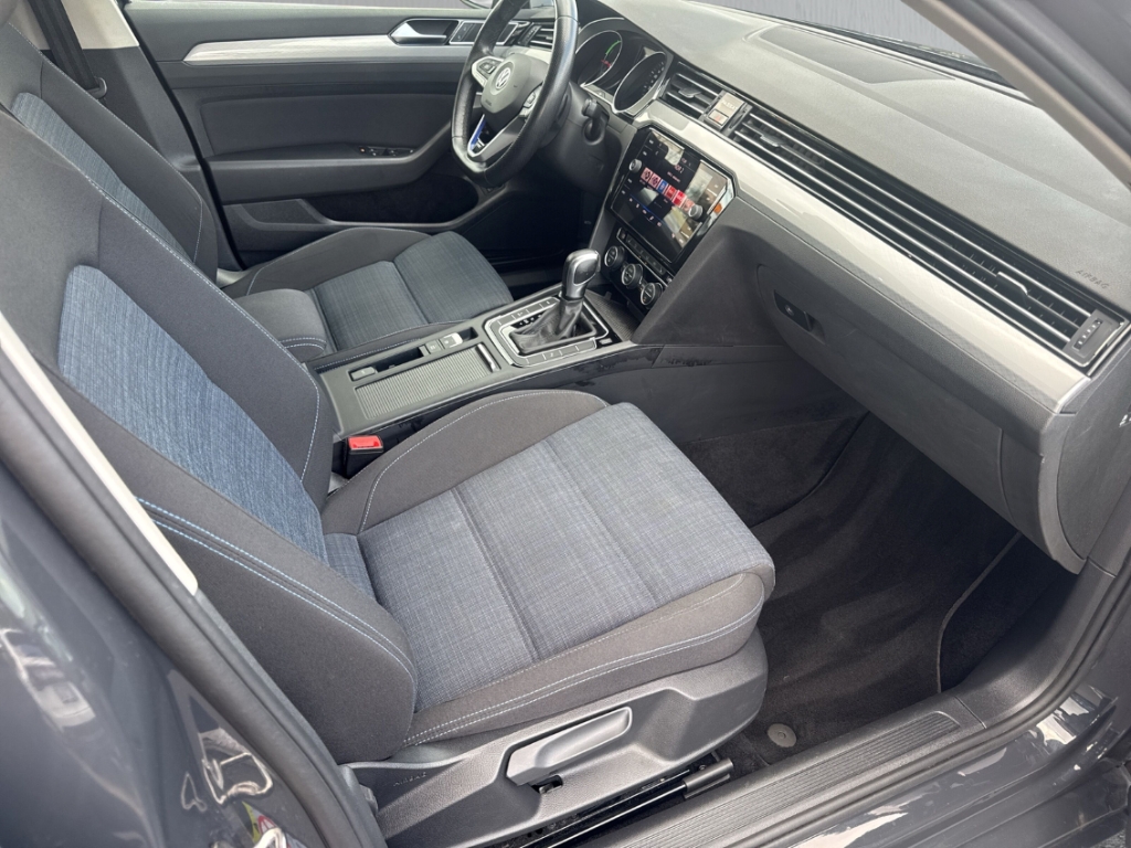 Fahrzeugabbildung Volkswagen Passat GTE 1.4 TSI Plug-In Hybrid DSG ACC SHZ PDCv+h