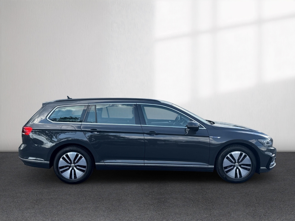 Fahrzeugabbildung Volkswagen Passat GTE 1.4 TSI Plug-In Hybrid DSG ACC SHZ PDCv+h