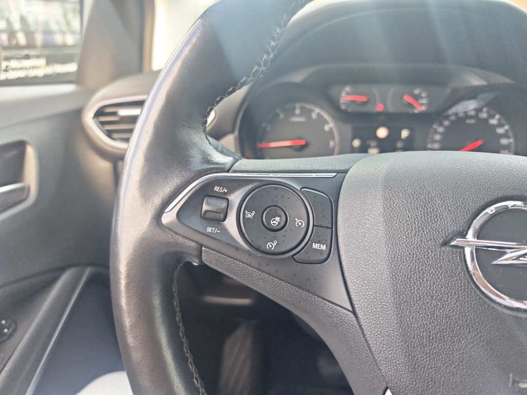 Fahrzeugabbildung Opel Crossland X Edition 1.2 Autom