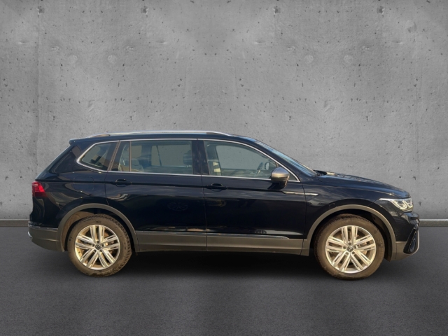 Fahrzeugabbildung Volkswagen Tiguan Allspace 4x4 2.0 TDI DSG AHK IQ.Light SHZ