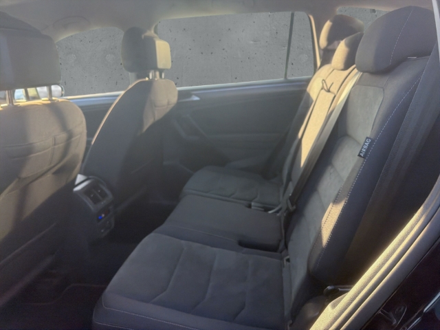 Fahrzeugabbildung Volkswagen Tiguan Allspace 4x4 2.0 TDI DSG AHK IQ.Light SHZ