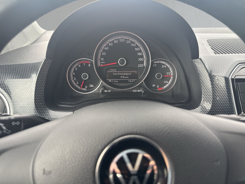 Fahrzeugabbildung Volkswagen up! 1.0 PDC Klima BT Temp eFH Rückfahrkam.