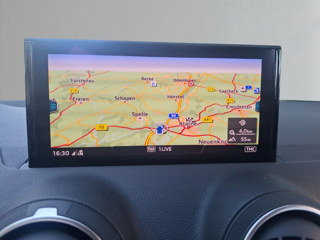 Fahrzeugabbildung Audi Q2 35 TFSI Stronic S line LED Navi Tempo SHZ PDC