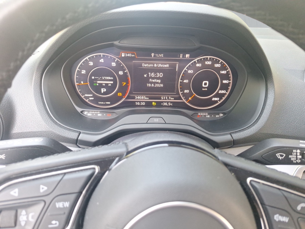 Fahrzeugabbildung Audi Q2 35 TFSI Stronic S line LED Navi Tempo SHZ PDC