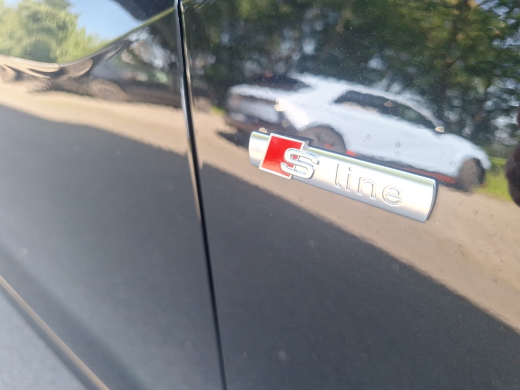 Fahrzeugabbildung Audi Q2 35 TFSI Stronic S line LED Navi Tempo SHZ PDC