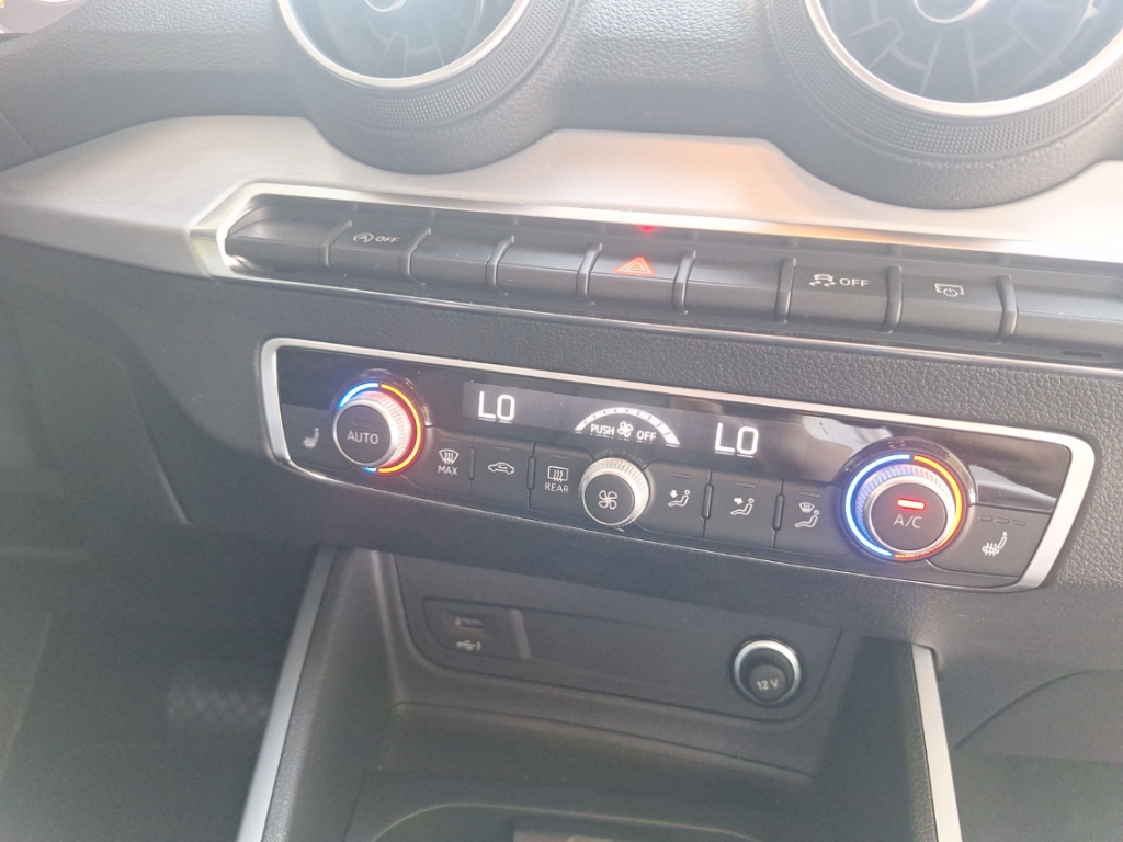 Fahrzeugabbildung Audi Q2 35 TFSI Stronic S line LED Navi Tempo SHZ PDC