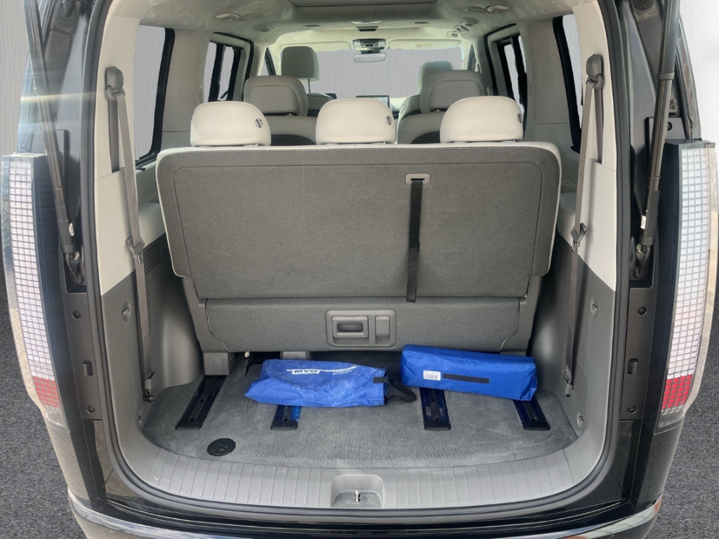 Fahrzeugabbildung Hyundai STARIA 2.2 CRDi Signature LED Pano AHK Kam360 Allwetter
