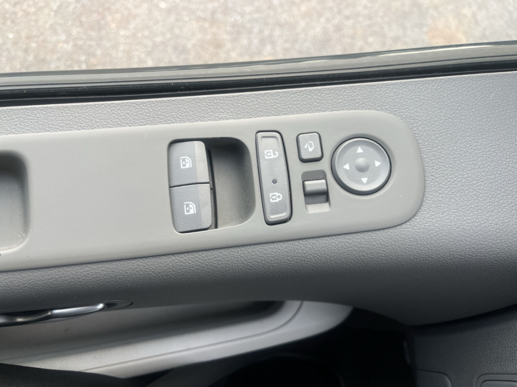 Fahrzeugabbildung Hyundai STARIA 2.2 CRDi Signature LED Pano AHK Kam360 Allwetter