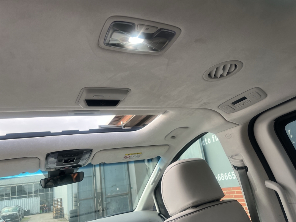 Fahrzeugabbildung Hyundai STARIA 2.2 CRDi Signature LED Pano AHK Kam360 Allwetter