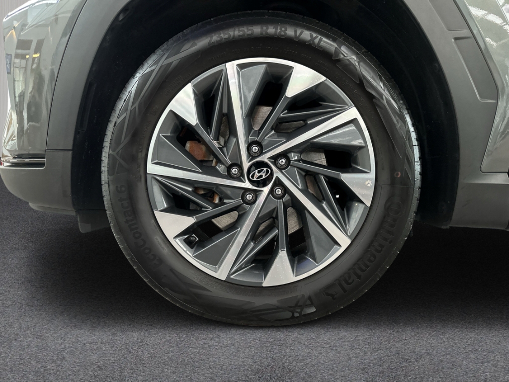 Fahrzeugabbildung Hyundai TUCSON 1.6 CRDI 4WD Trend NAVI ACC SHZ RFK DIGICOCKP