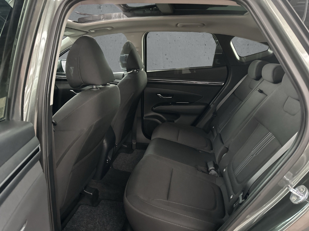 Fahrzeugabbildung Hyundai TUCSON 1.6 CRDI 4WD Trend NAVI ACC SHZ RFK DIGICOCKP