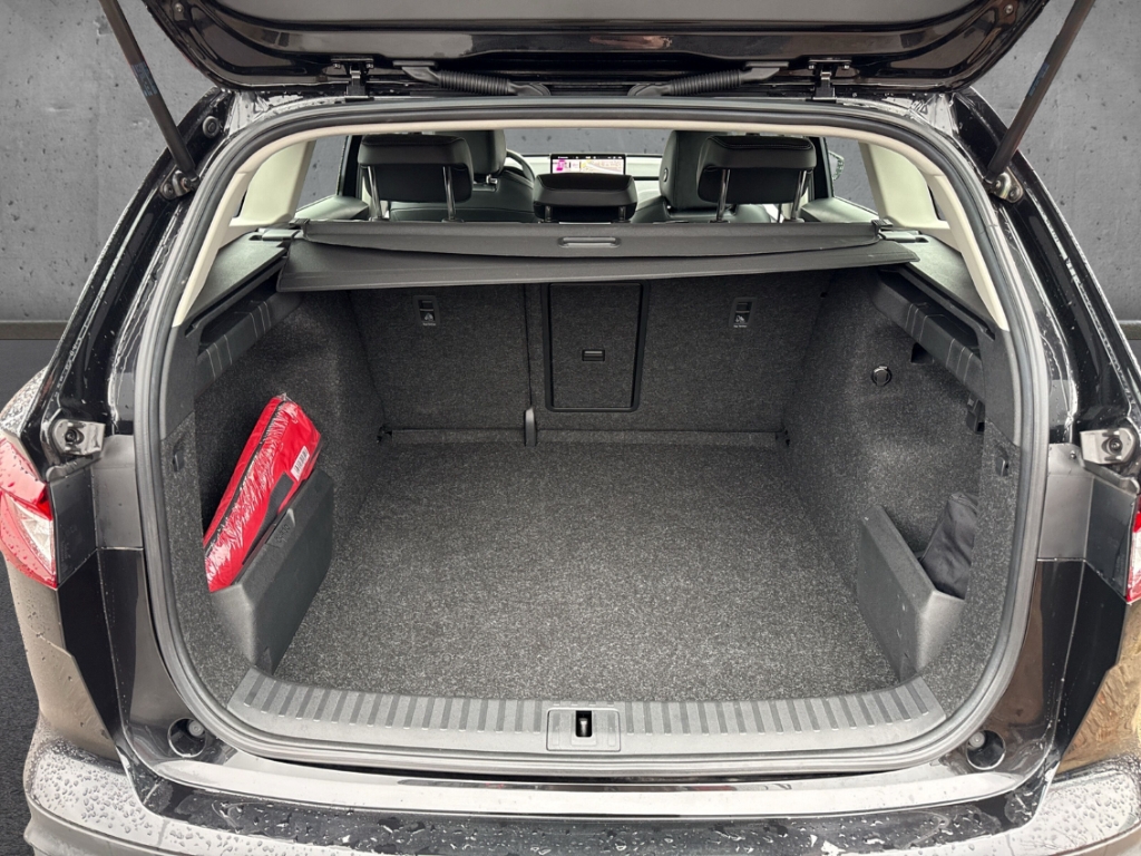 Fahrzeugabbildung SKODA Enyaq iV 50 Loft Navi Tempo PDC Kamera SmartLink