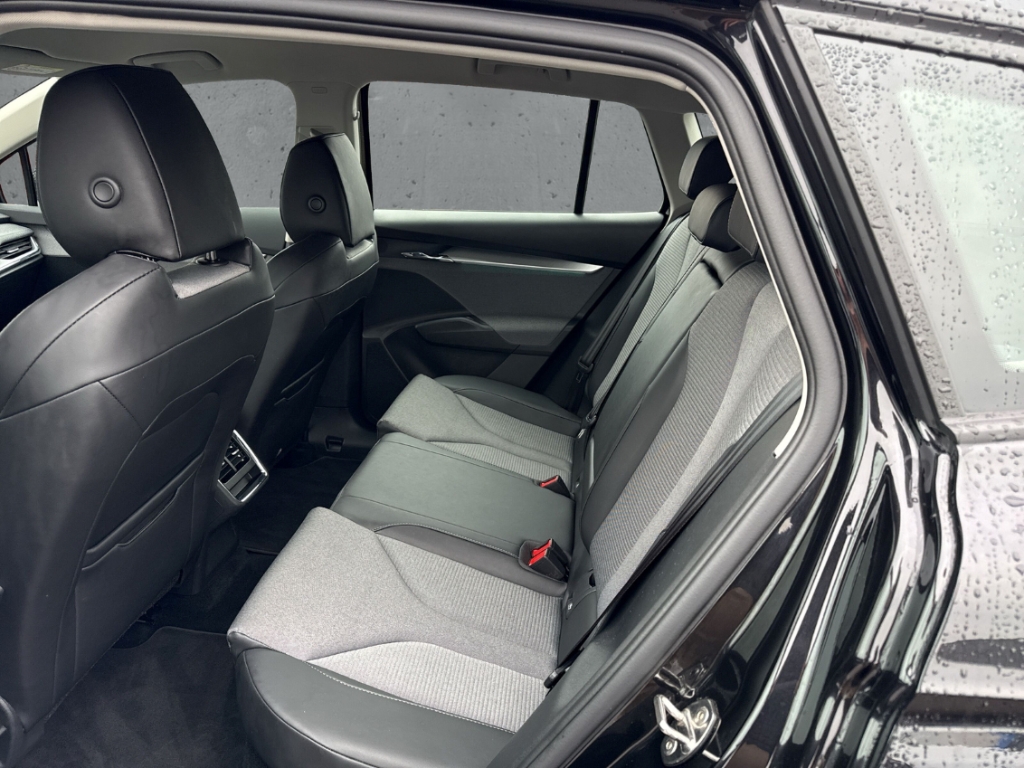 Fahrzeugabbildung SKODA Enyaq iV 50 Loft Navi Tempo PDC Kamera SmartLink