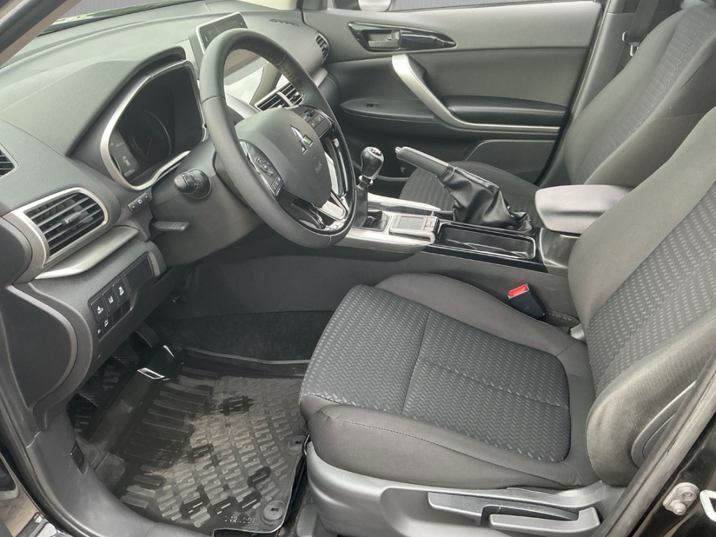 Fahrzeugabbildung Mitsubishi Eclipse Cross 1.5 MIVEC Active AHK SHZ RFK LM Tempomat