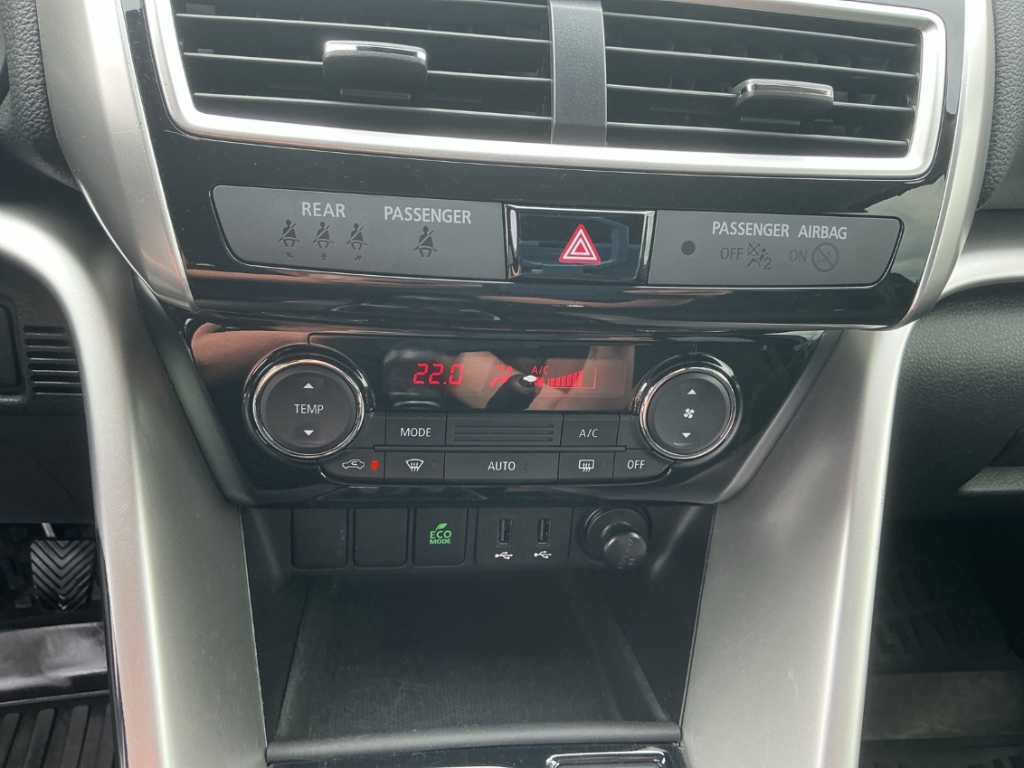 Fahrzeugabbildung Mitsubishi Eclipse Cross 1.5 MIVEC Active AHK SHZ RFK LM Tempomat