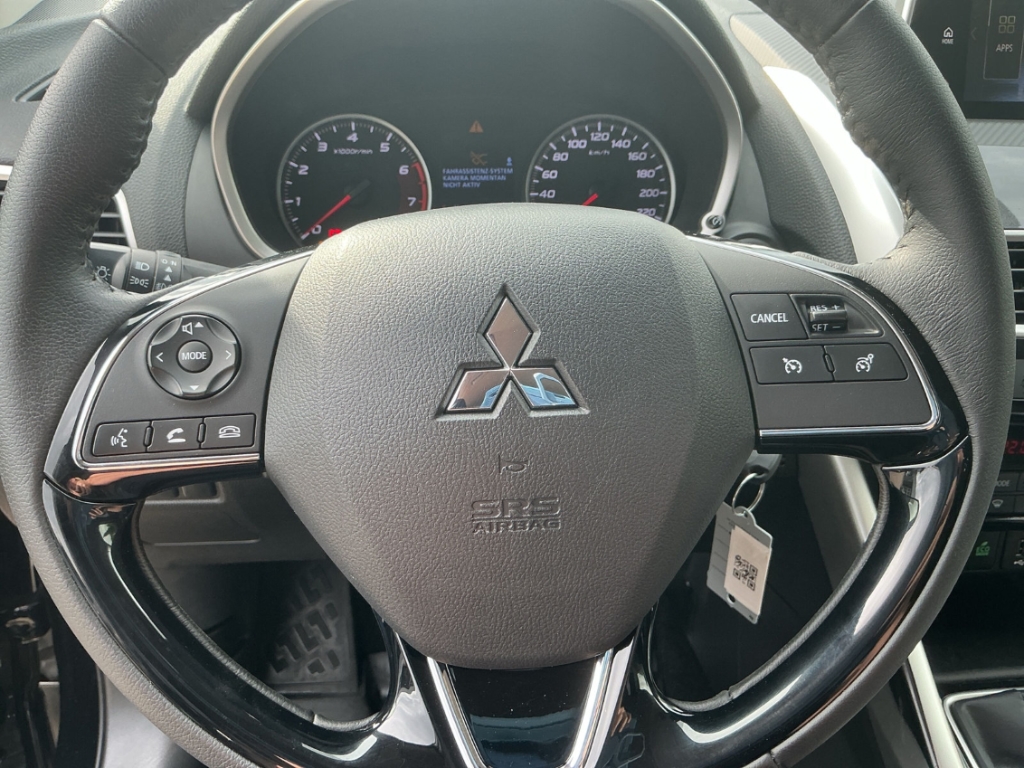 Fahrzeugabbildung Mitsubishi Eclipse Cross 1.5 MIVEC Active AHK SHZ RFK LM Tempomat