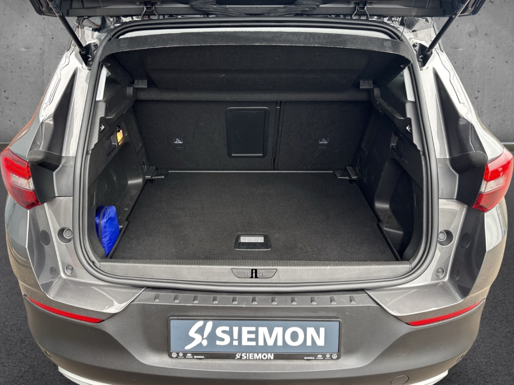 Fahrzeugabbildung Opel Grandland 1.2 Turbo AHK-abnehmbar Panorama Navi LED Kurvenlicht Apple CarPlay